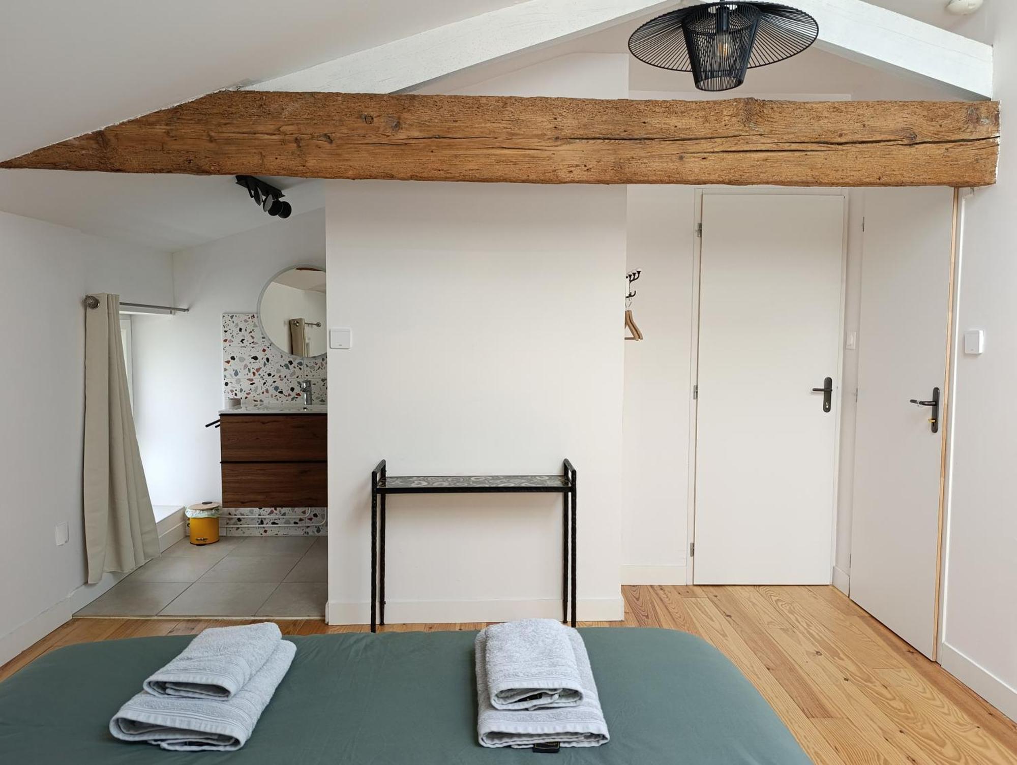 Maison Irondas Saint-Pierre-d'Aurillac Extérieur photo