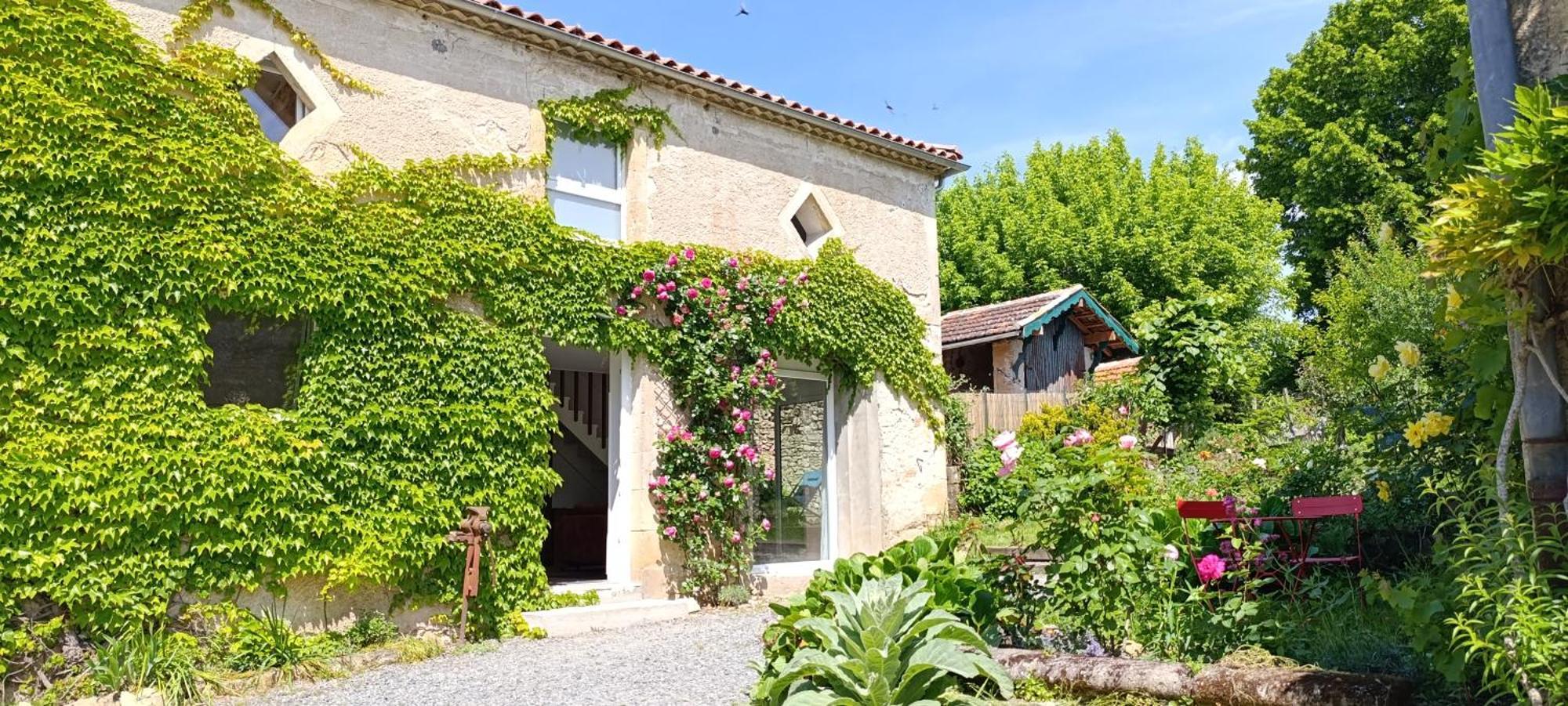 Maison Irondas Saint-Pierre-d'Aurillac Extérieur photo