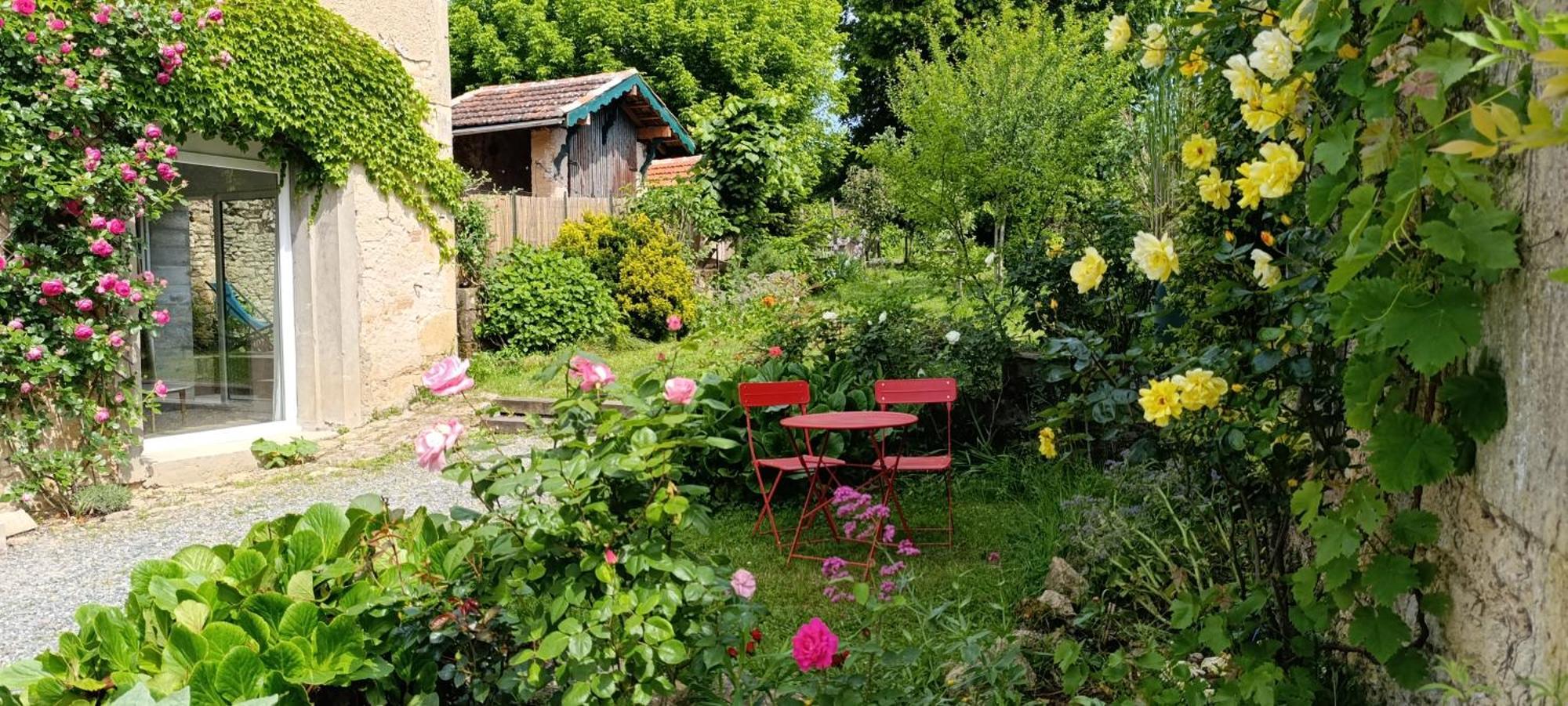 Maison Irondas Saint-Pierre-d'Aurillac Extérieur photo