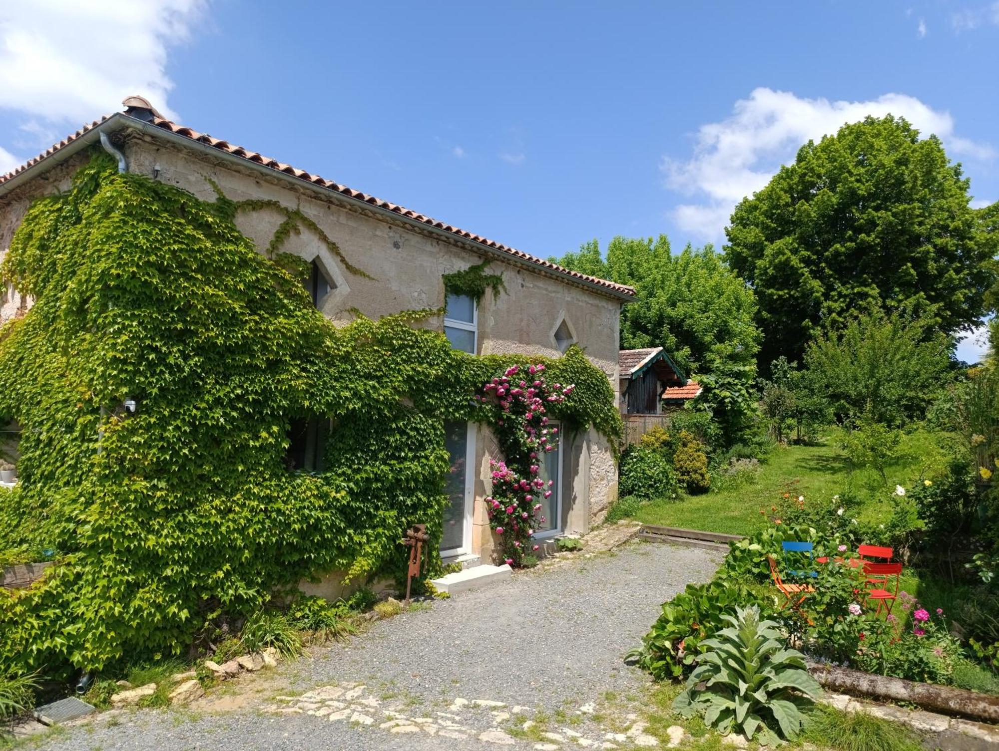 Maison Irondas Saint-Pierre-d'Aurillac Extérieur photo